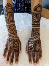 elaborated traditional Indian mehndi style for bride