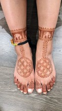 Bride henna feet colors